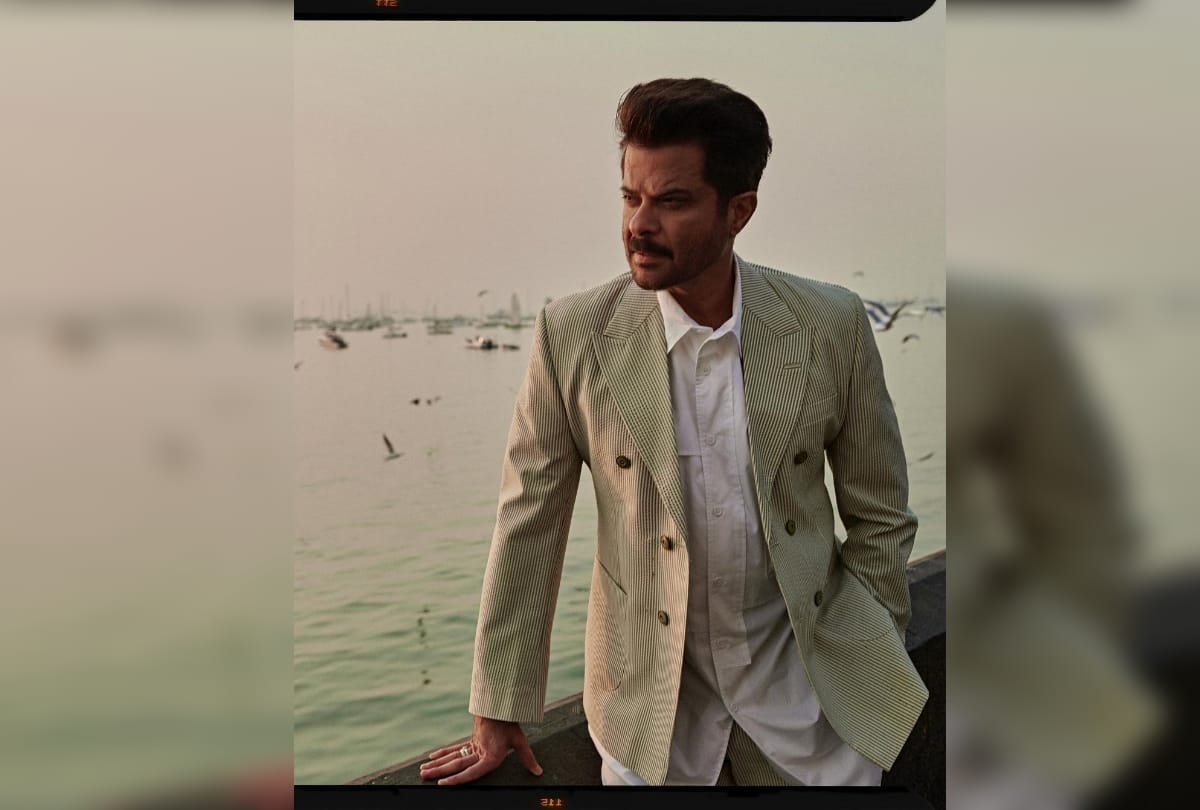 Anil Kapoor is cheering for India in Olympics by hitting the tracks See Video