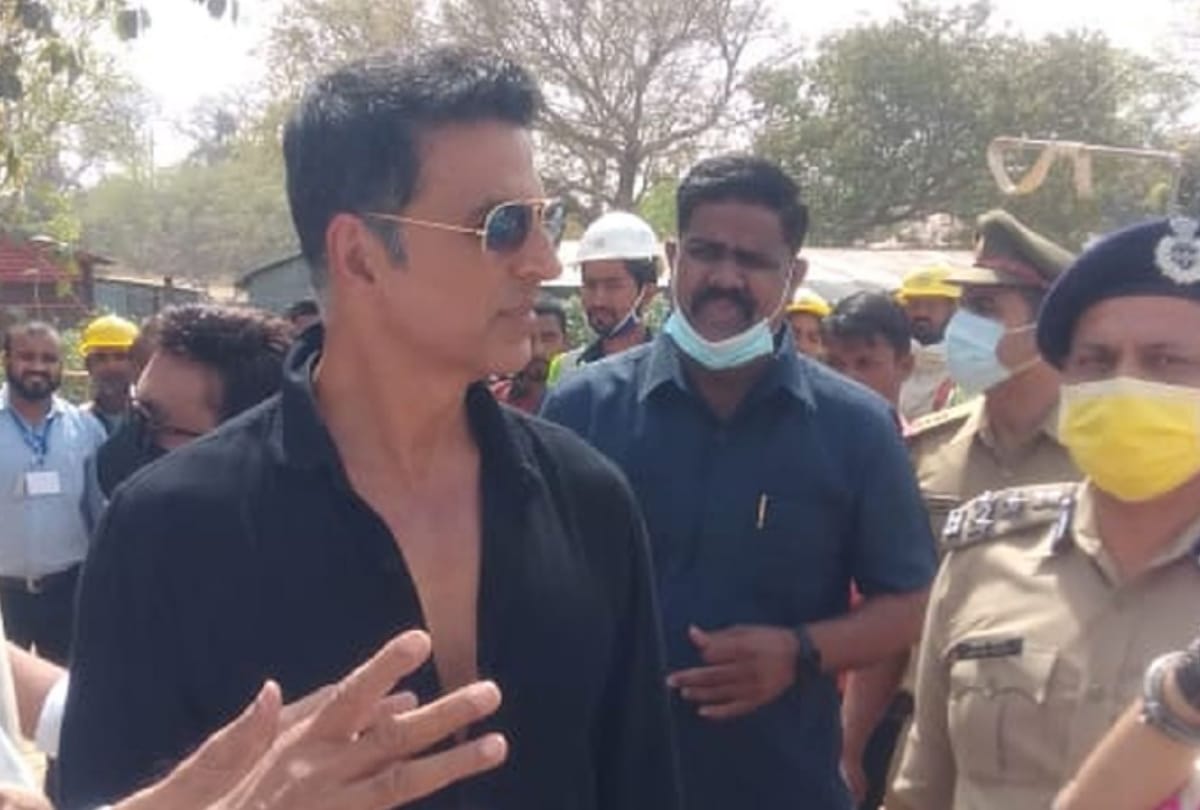 Akshay and Jacqueline in Ram Nagari: Ram Sethu's Muhurta Puja in Ramlala's court, crowd gathered to get a glimpse, see photos