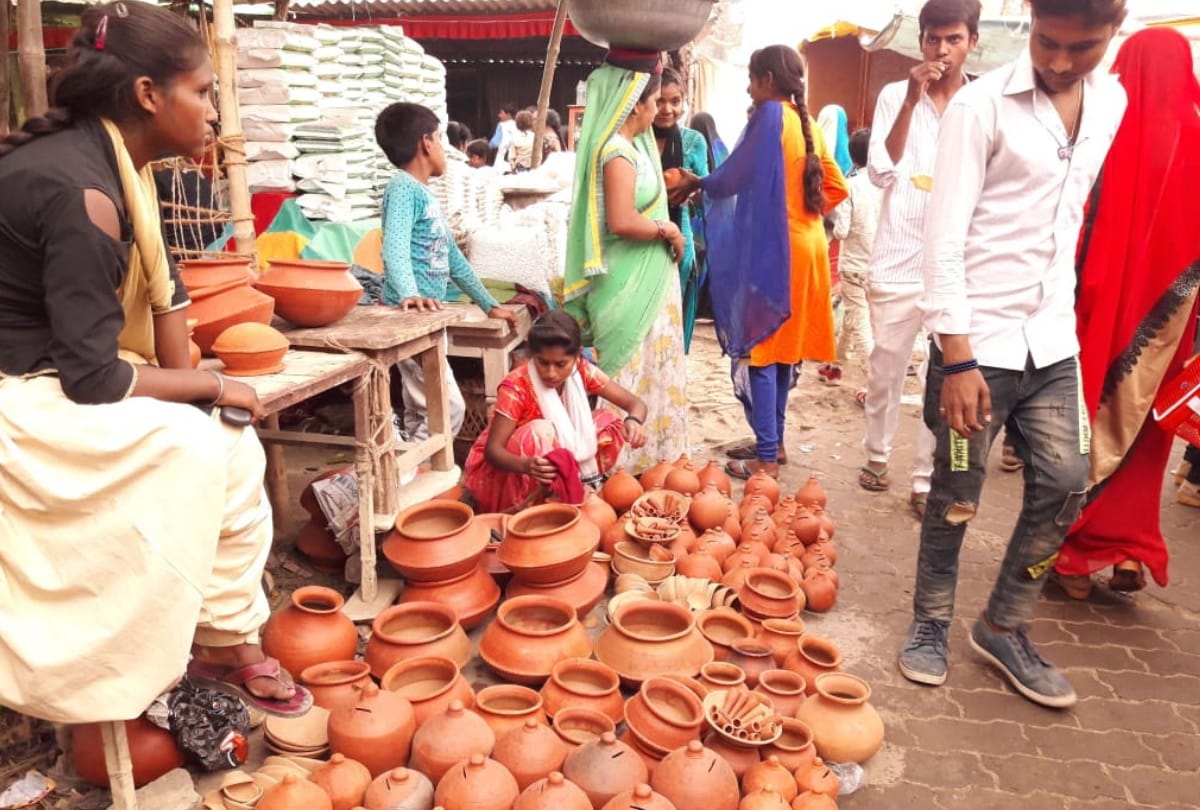special story on Tameshwar Nath Mela Door shop in sant kabir nagar