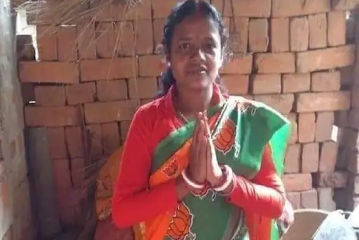West Bengal election BJP nominated daily wage laborers wife as its candidate from Saltora seat