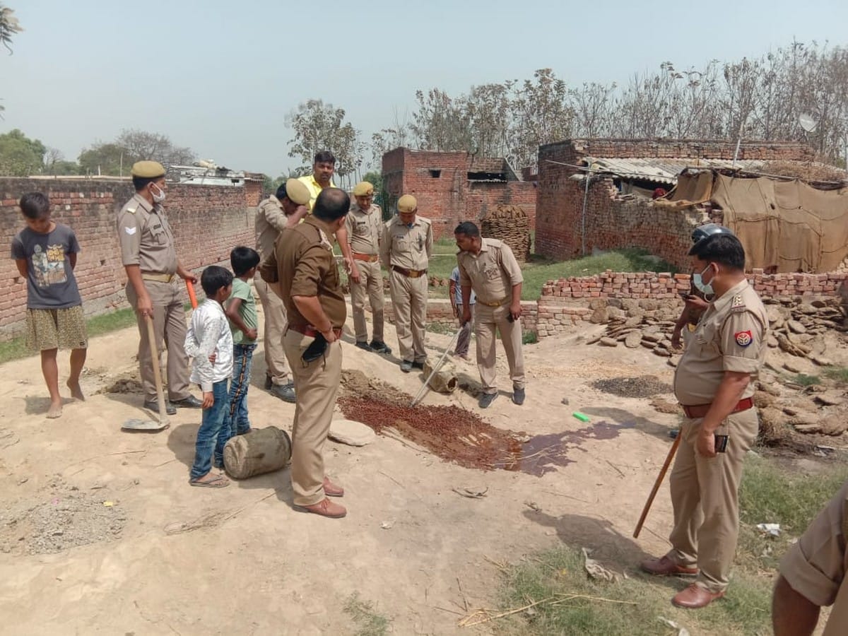 chandauli dM and Police raided recovered illegal liquor