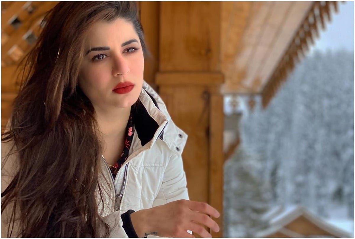 Actress Kainaat Arora's Uncle And BJP Leader House Theft In Saharanpur Fourty Lakh Stolen