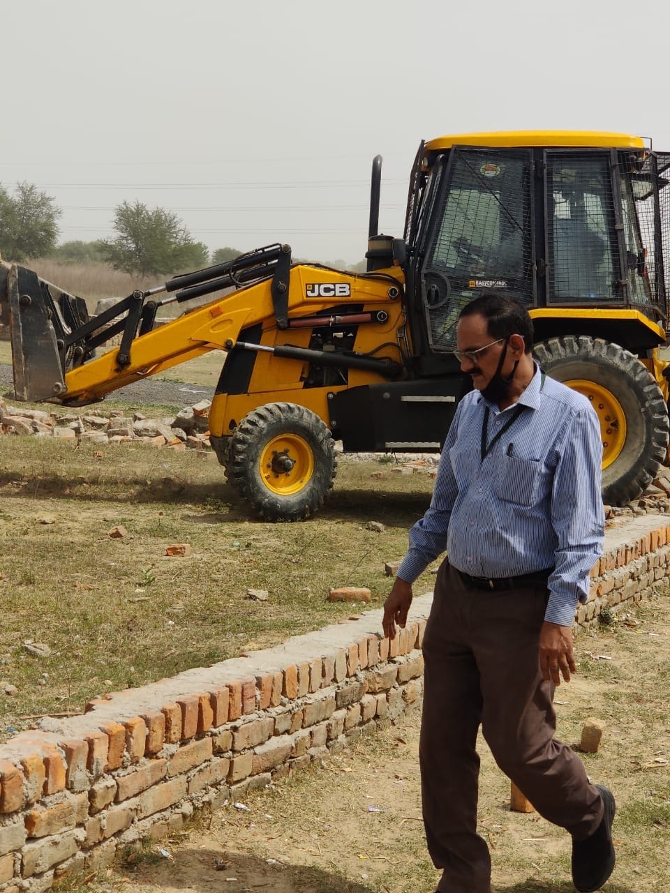 Construction demolise in illleagal colony