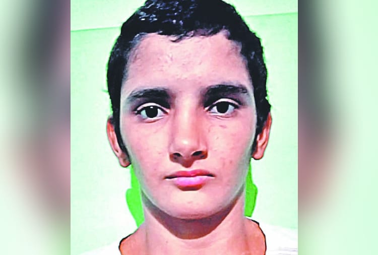 Ritika was in depression after defeat, says Mahavir Phogat