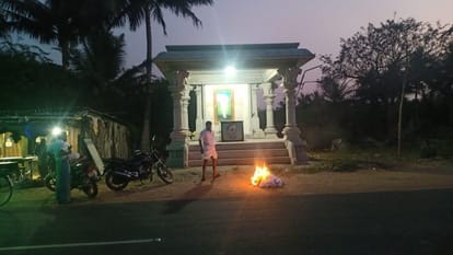AIADMK leader Kanagaraj  burns his collection of dhotis in protest after party gives ticket to ex Congressman from Alangudi