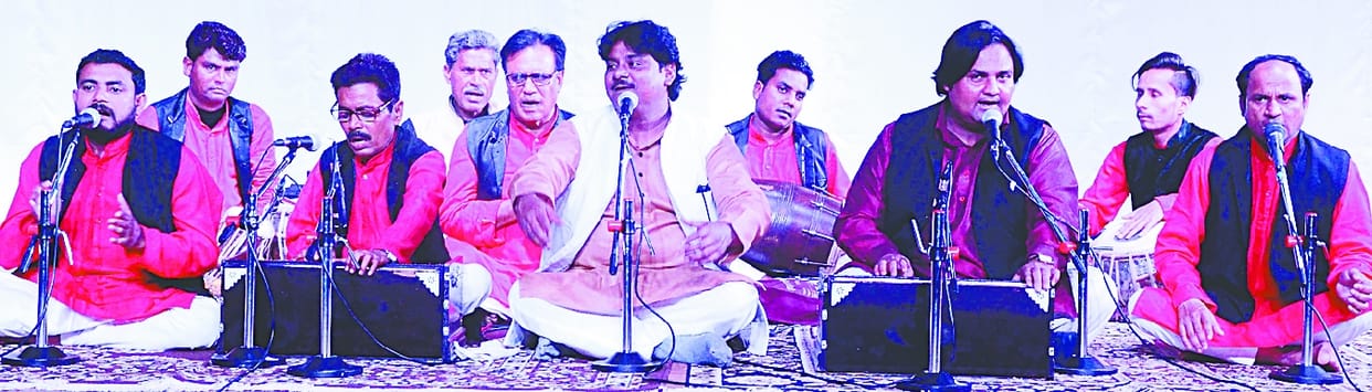 Chhap tilak sab chhini re mose naina milai ke