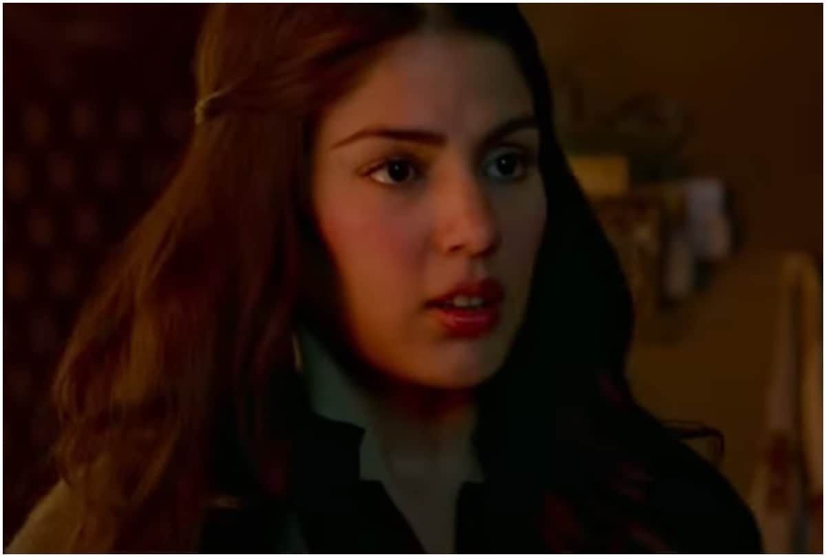 Actress Rhea Chakraborty Is Keeping The Faith Shares Photo Reading Book Of Rabindranath Tagore