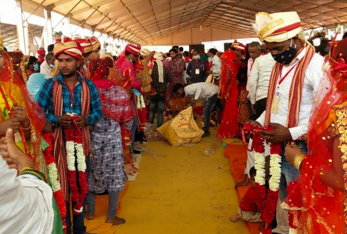3500 couples get married in Lucknow, CM gives blessings, marriage and marriage in the same pandal, Photos