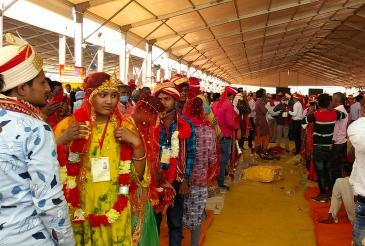 3500 couples get married in Lucknow, CM gives blessings, marriage and marriage in the same pandal, Photos