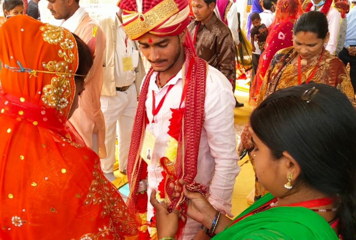 3500 couples get married in Lucknow, CM gives blessings, marriage and marriage in the same pandal, Photos