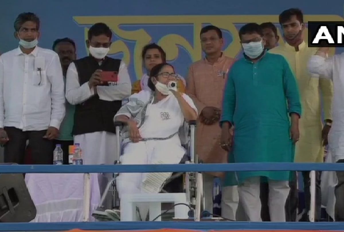 Mamata banerjee attacks over bjp and pm narendra modi in amlasuli medinipur and Kharagpur west bengal assembly election 2021