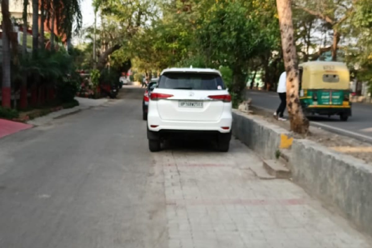 Bike Boat Scam: EOW has recovered a Fortuner and a Mercedes car from Lucknow