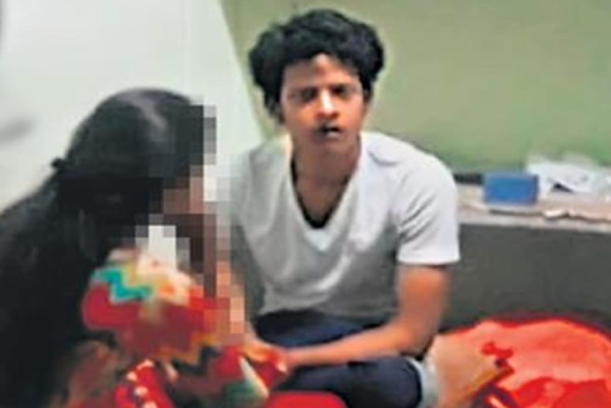 Madhya Pradesh Employees found with girls in objectionable condition in the hospitals mortuary
