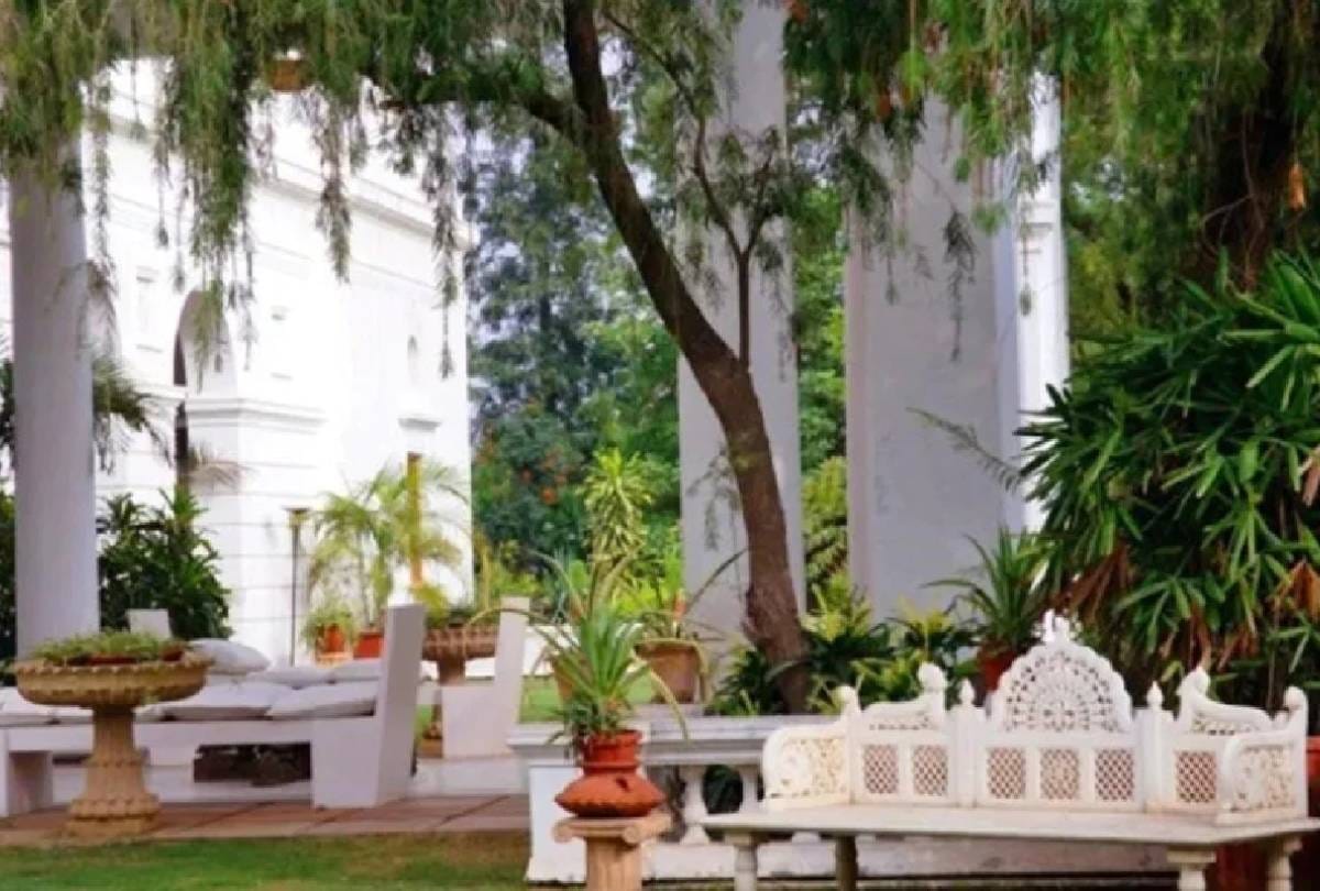 saif ali khan pataudi palace price and inside photos