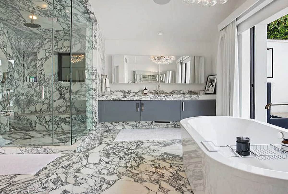 pop star rihanna has bought hundred crores new lavish mansion at beverly hills in california