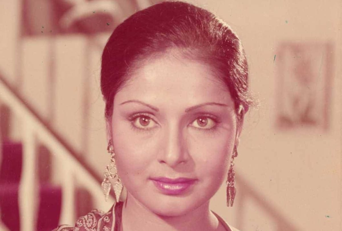 Raakhee Gulzar shared memories when Shashi Kapoor had once saved her from a tiger throwback