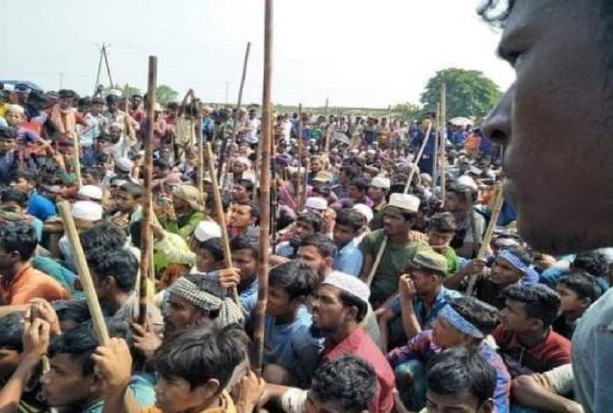 Attack on village of Hindus in Bangladesh demolition of 80 houses