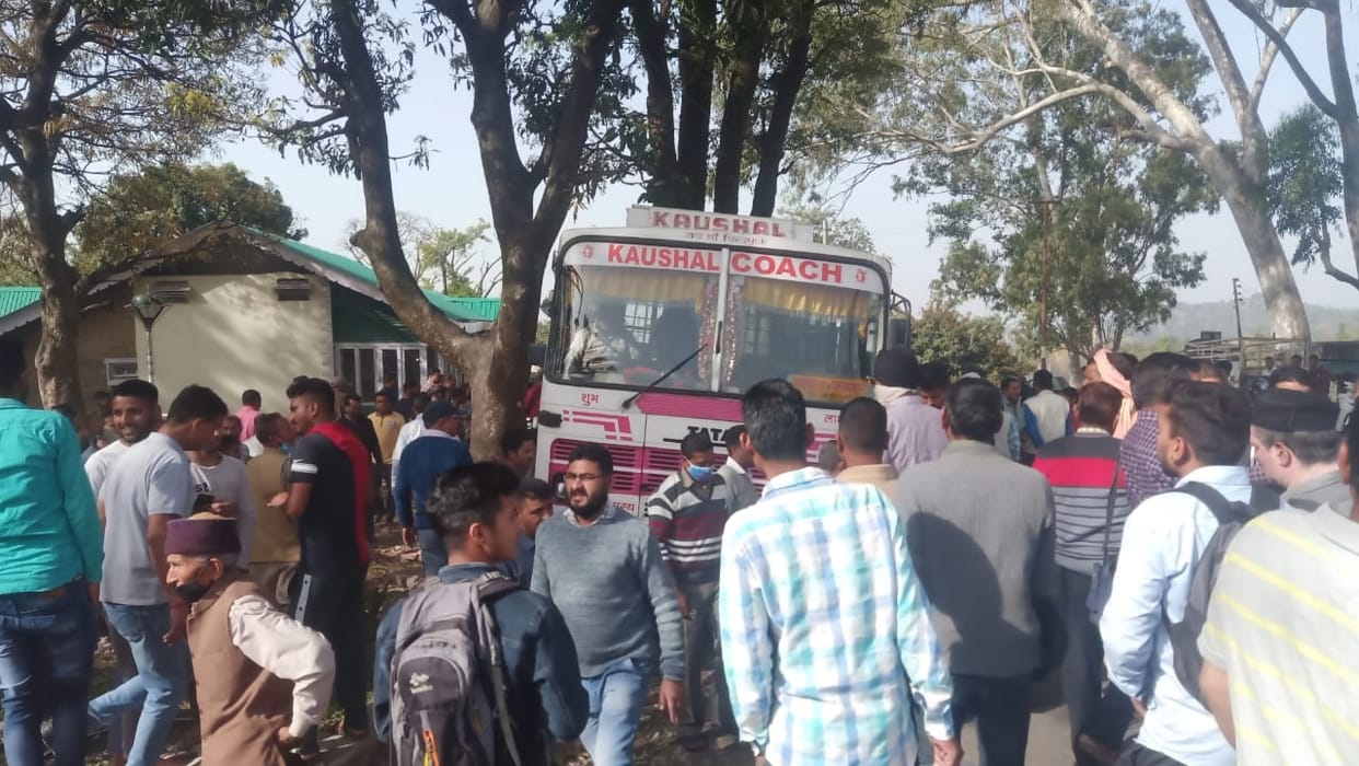 Broken private bus break fails, big accident averted