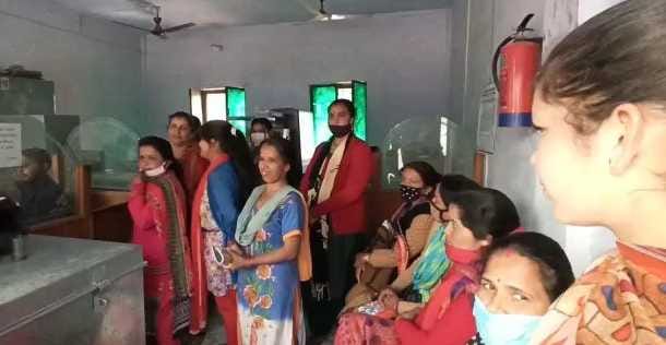 women protested for water supply in bageshwar