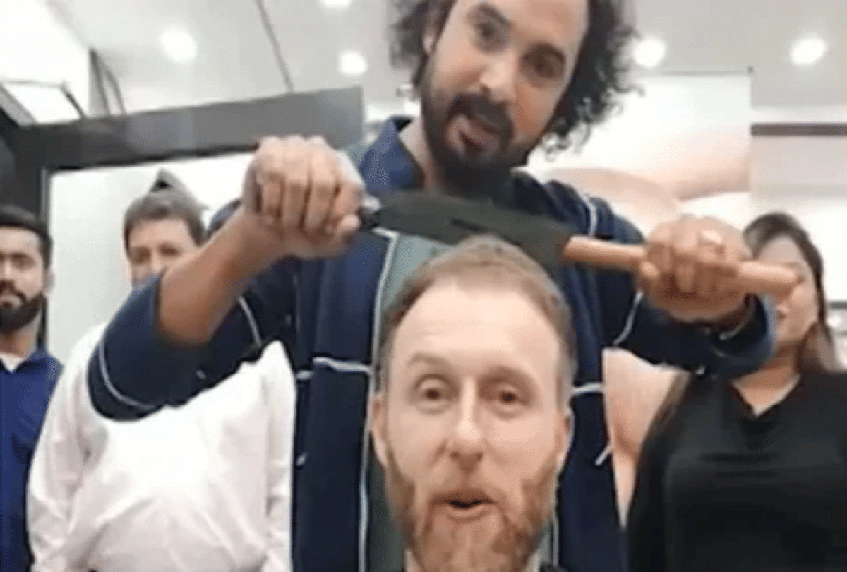 pakistani barber uses butchers knife hammer fire for hair cutting video goes viral