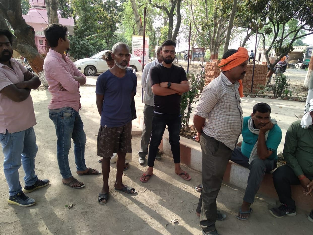 Bike-rider father and daughter die due to container collision, daughter-in-law injured
