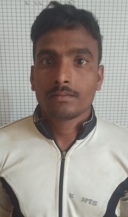 fathepur news,liquar,fake barcode,rampur,caught again