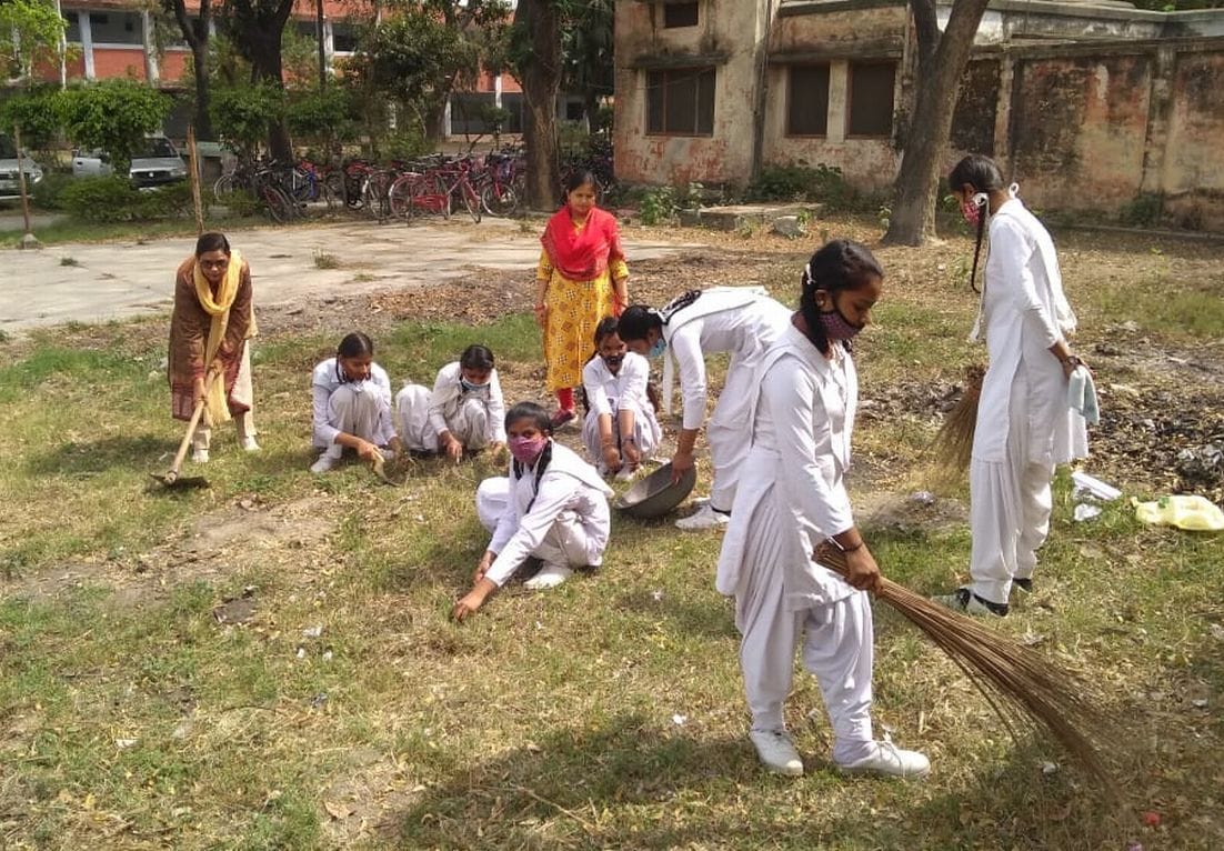 NSS Students Take Part in Cleaninees Drive