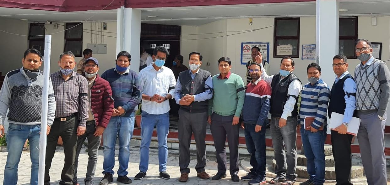 Angry engineers demonstrated on suspension