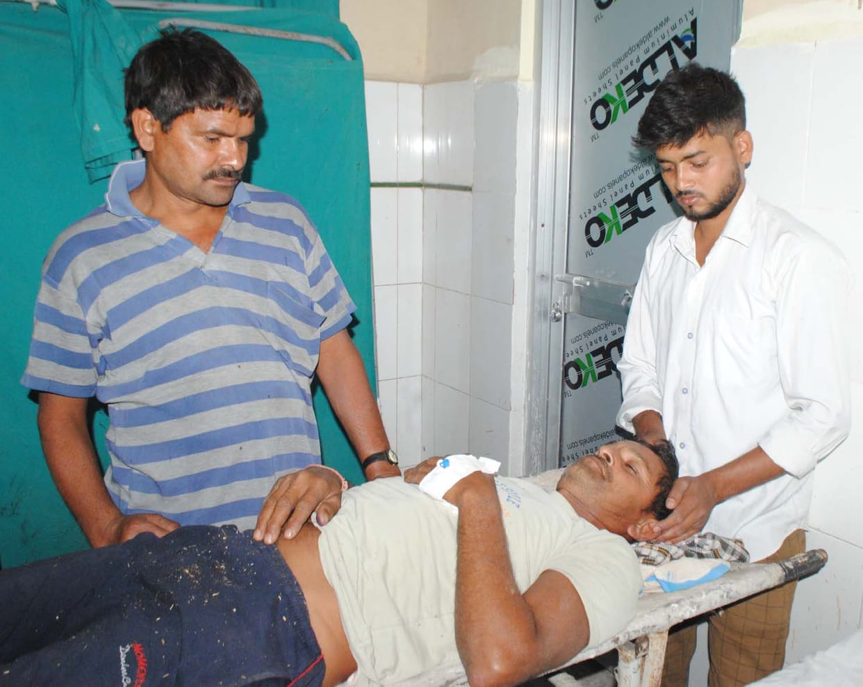 e-ricksha palatne se-7 ghayal