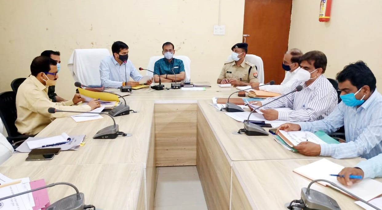 The commissioner erupted after seeing a dead rat in the hospital premises