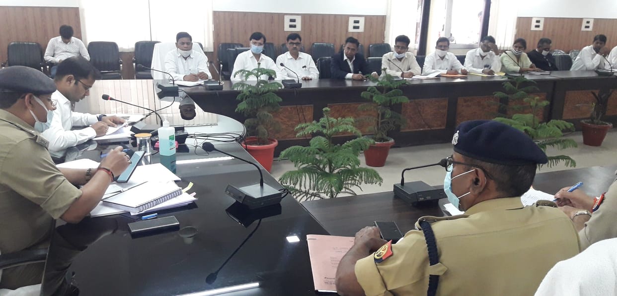 Hathras: DM expressed resentment over pending cases