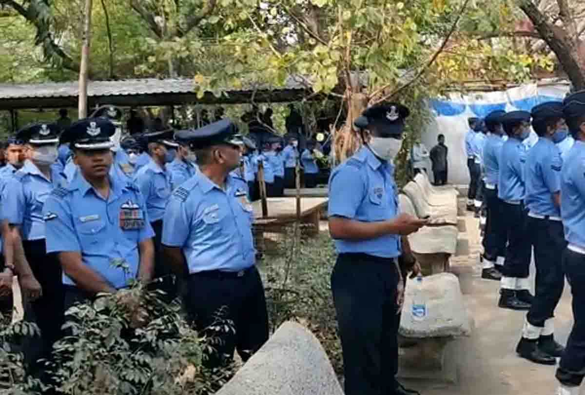 Aircraft accident: funeral of Jalaun's Lal martyred with guard of honor