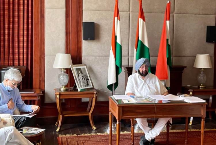 Punjab CM Amarinder Singh asks hospital to vaccinate 8 hours daily till march 31