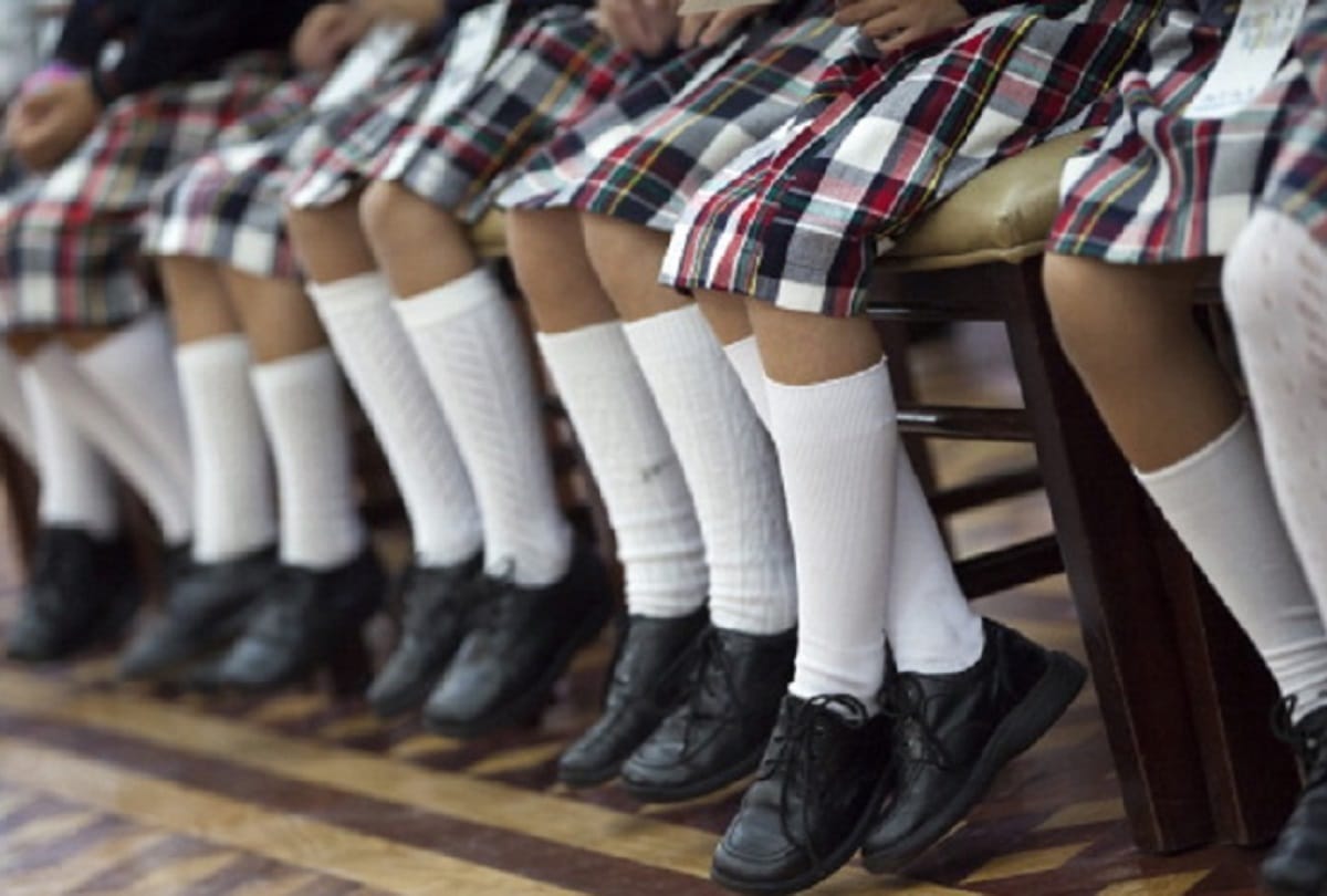 Jammu kashmir News :  Eight lakh students up to 8th class will get four uniforms this year