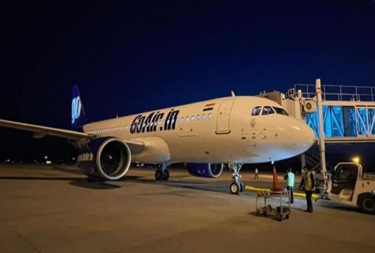 Jammu kashmir News :  First night flight operated from Srinagar Airport by Go Air to New Delhi