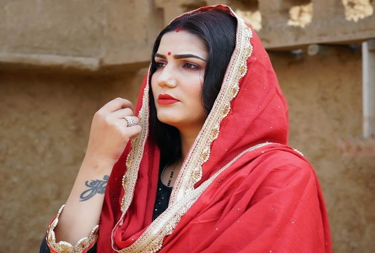 Sapna Chaudhary speaks exclusively to Pankaj Shukla about her career struggle and co actors  पंकज शुक्ल  हिंदीभाषी राज्यों के क्षेत्रीय सितारों की जब भी बात होती है तो इन दिनों सपना चौधरी का नाम सबसे आगे आता है। उनके डांस वीडियो के करोड़ों दीवाने हैं