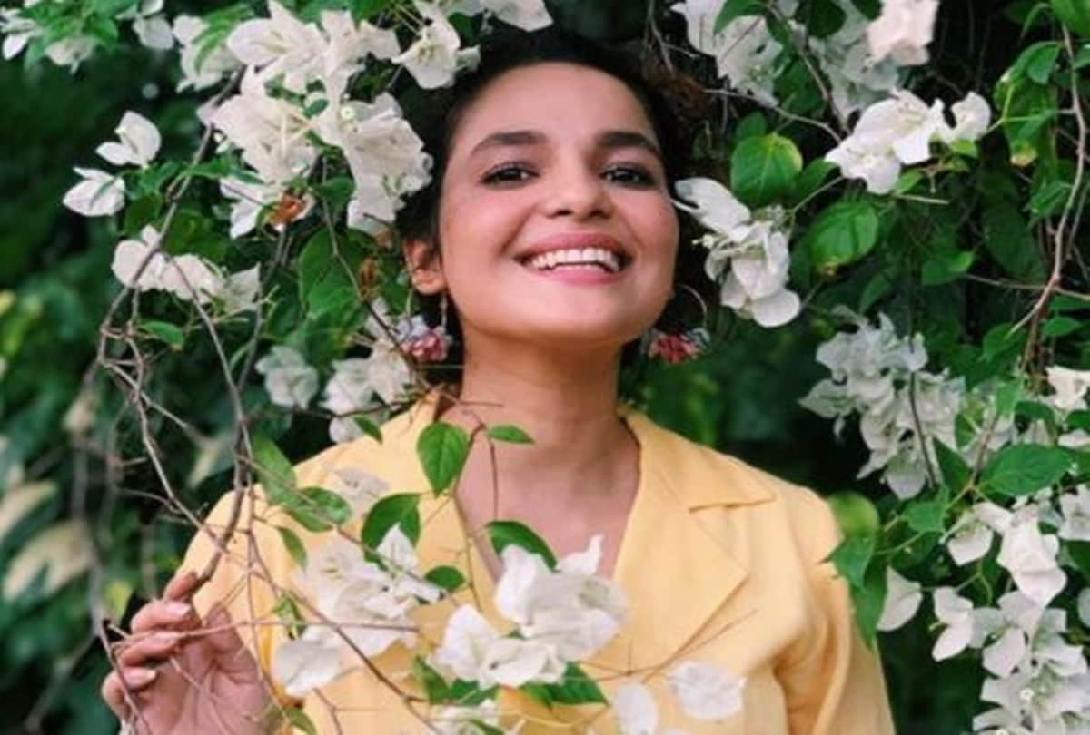 Chitrashi Rawat ripped jeans photo goes viral actress said I am not the daughter of Uttrakhand CM Tirath Singh Rawat