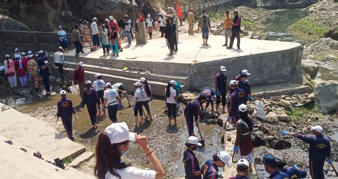 Students and ITBP jawans started cleanliness campaign