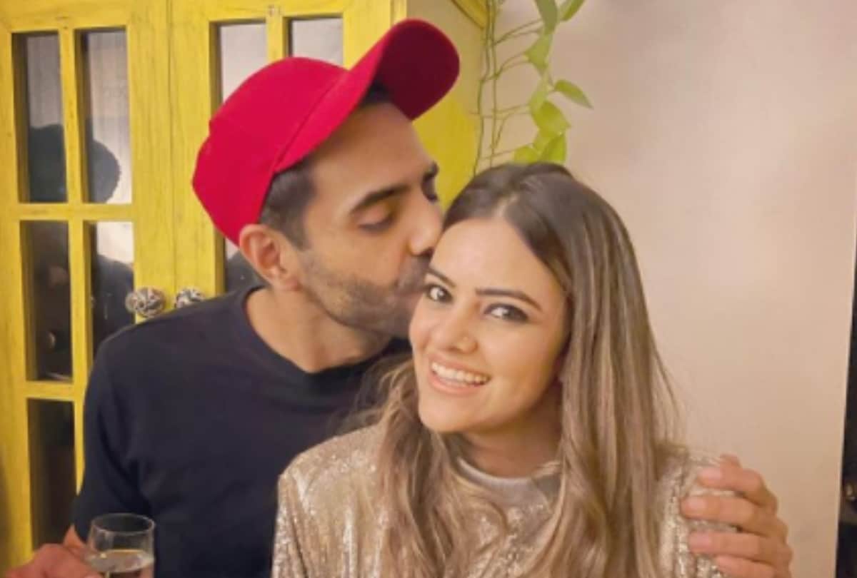 Aparshakti Khurana shares a picture announcing wife Aakriti's pregnancy Kartik Aaryan and other celebs congratulates the couple