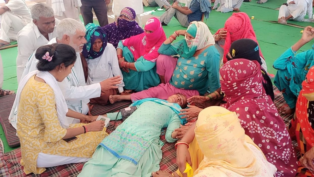 Female farmer fainted on Dhansa border