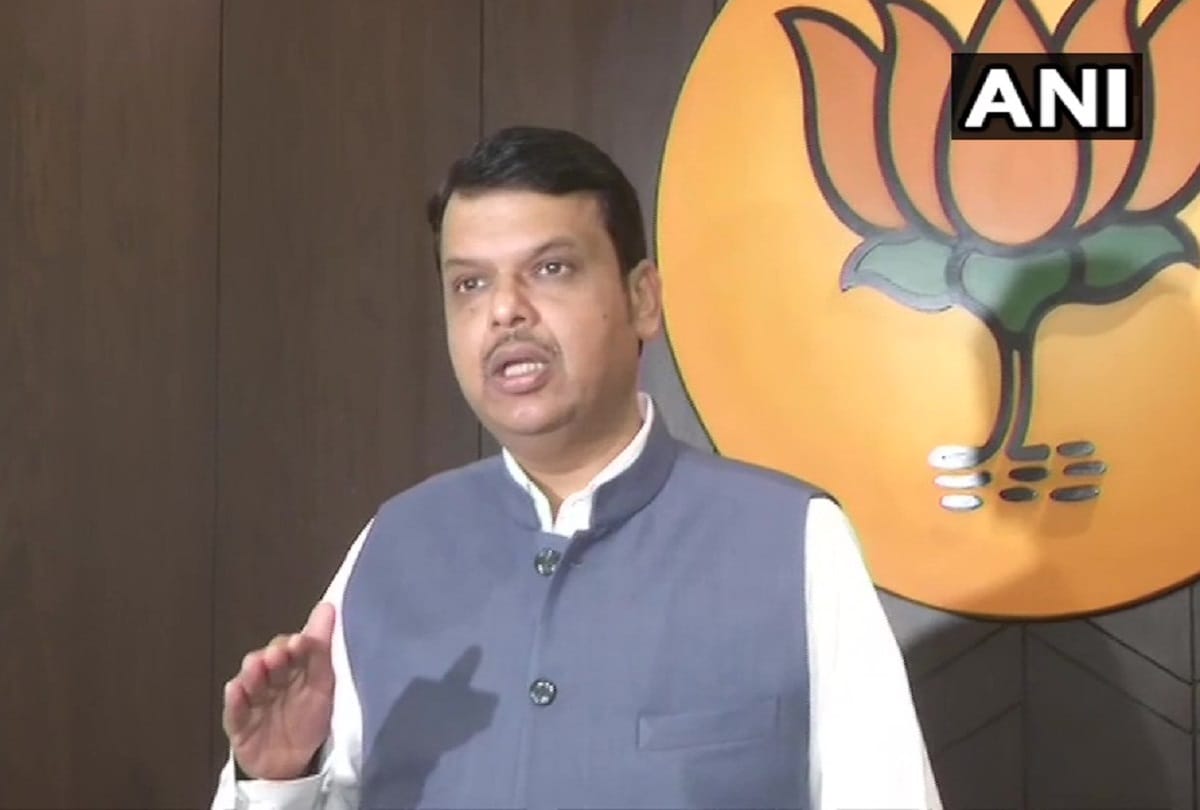 Maharashtra: Devendra Fadnavis attacks Uddhav Thackeray government on relief package in situation of lockdown