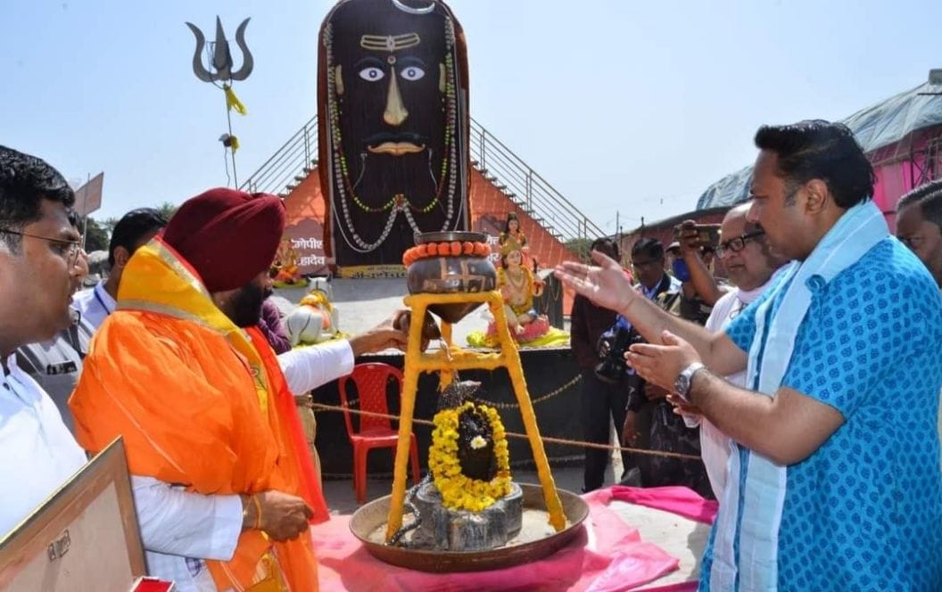 Mathura: Tricolor and Nation First, Movement later: Bitta