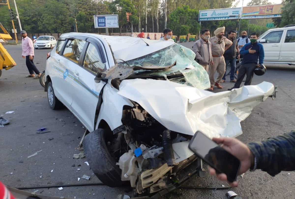 Mercedes collides with the Ertiga car and then Trample two people in mohali