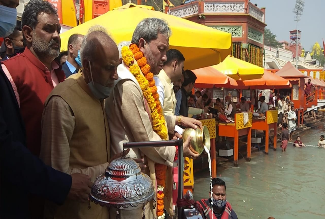 uttarakhand tirath government completes 30 days today, Political ruckus due to decisions and statements continues