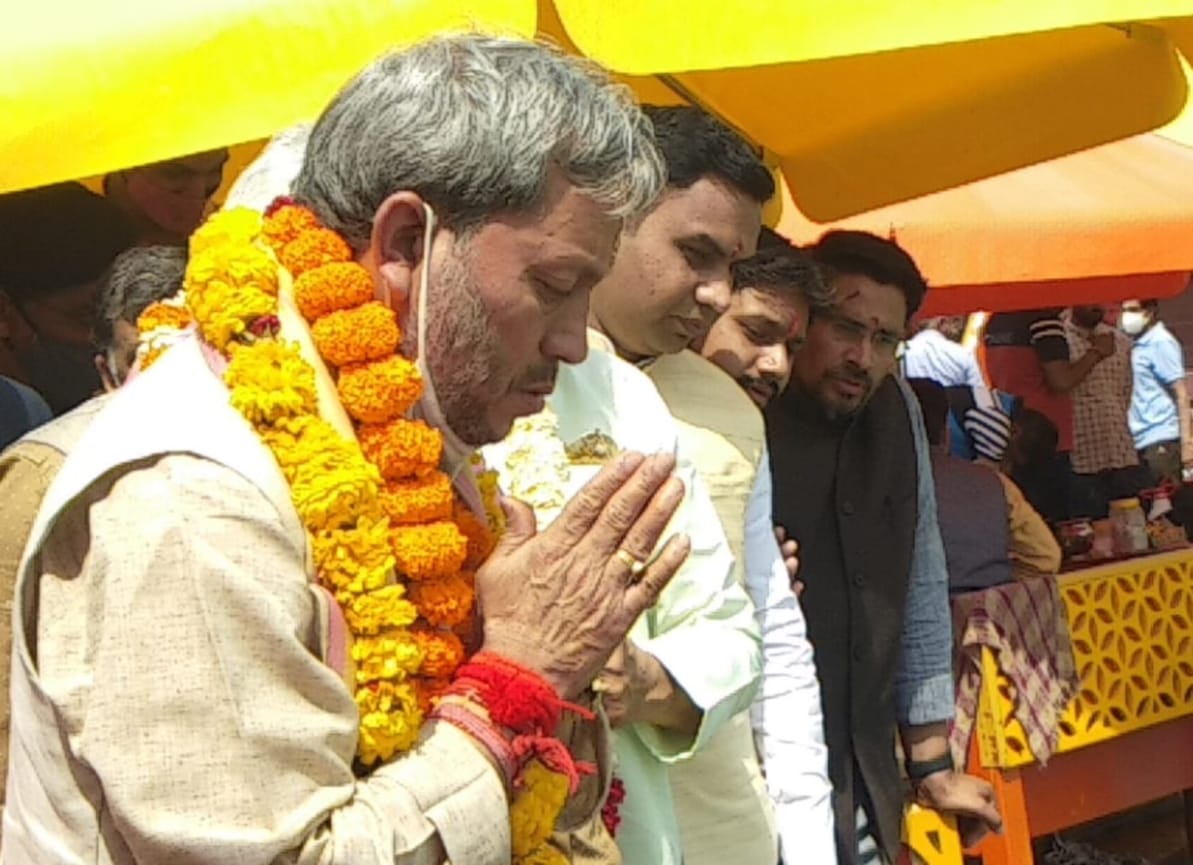 Haridwar Kumbh 2021: CM Tirath Singh Rawat does ganga puja in haridwar photos