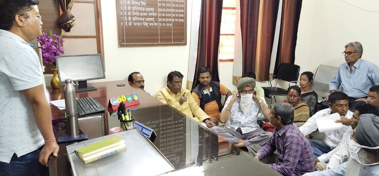 Villagers Protest At UPCL office