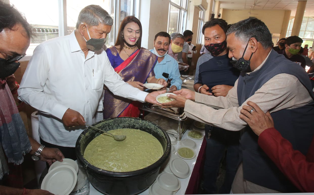 Jhangore kheer, lemon linen people enjoyed, Harish Rawat served himself