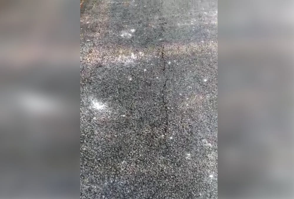Dehradun News: Cracks fell on Road after one Day of Construction photos