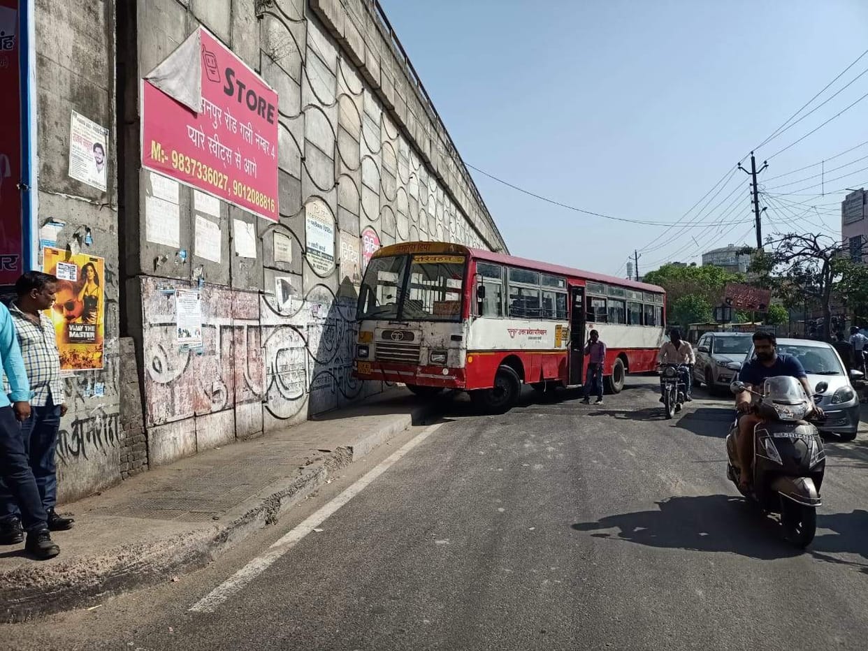 Bus collided with flyover wall, shouts in passengers