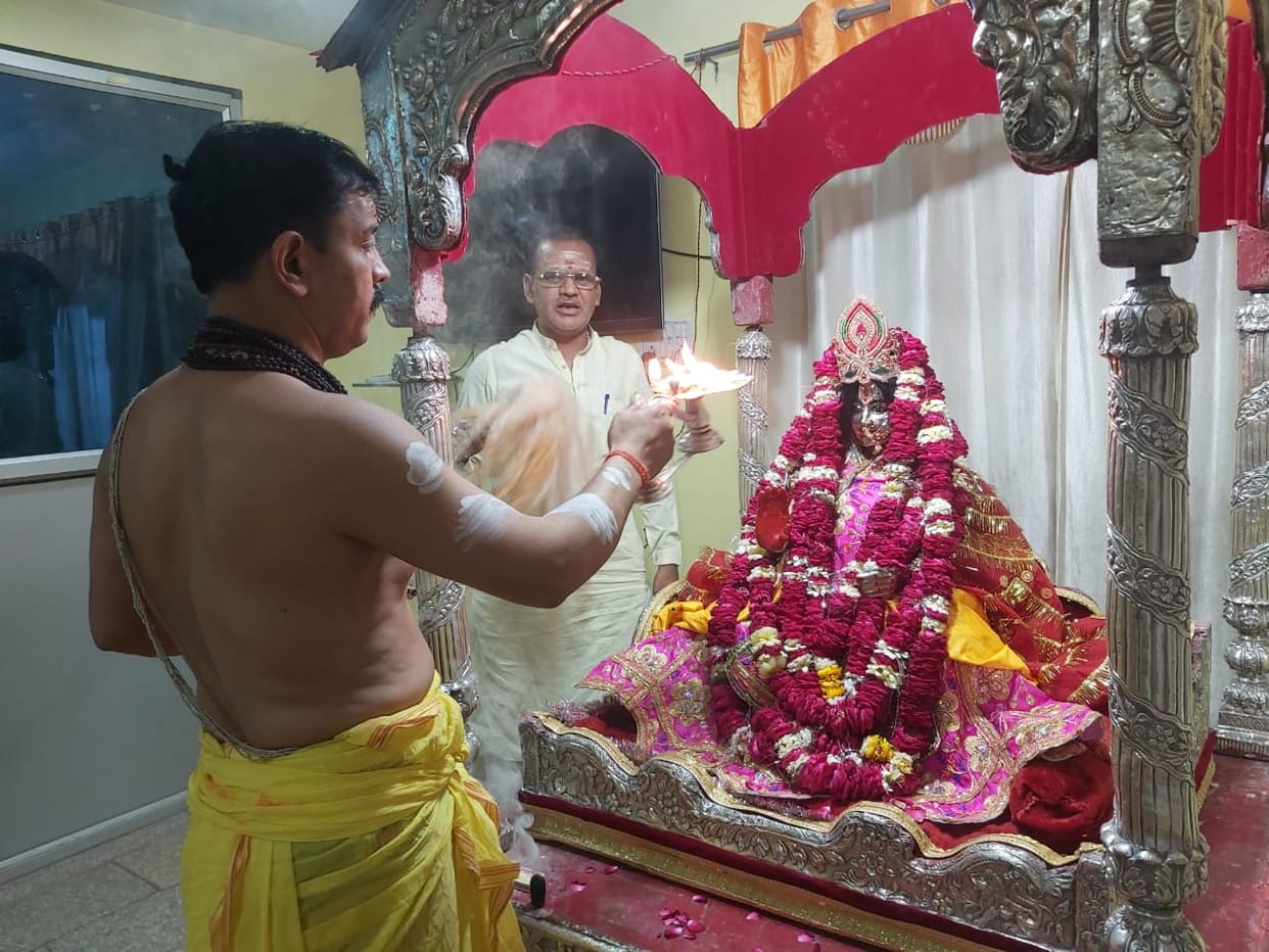 Rangbhari ekadashi baba vishwanath ka Geet Gavana at Mahanta Awas